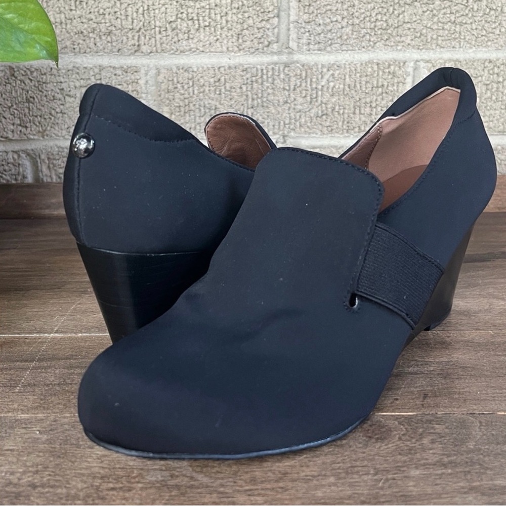 Donald J. Pliner Black Nyle Wedges Size 8